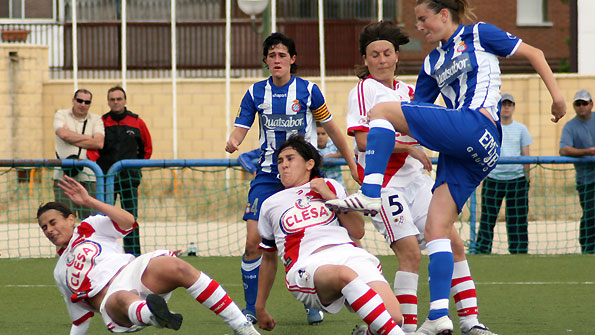 Rayo y Espanyol se enfrentan en un clásico del fútbol femenino thumbnail