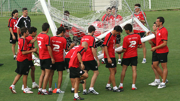 El Osasuna, rival del Rayo en la presentación en Vallecas thumbnail