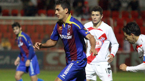 Juanma gana confianza en Huesca thumbnail