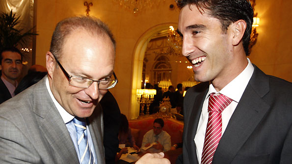 El hielo y Pepe Mel casi mandan a Cobeño a la caseta thumbnail