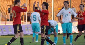 España golea a Turquía y se la jugará con Inglaterra thumbnail