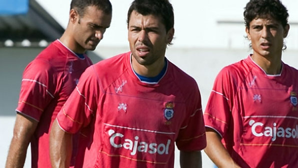 El fichaje de Javi Fuego por el Rayo ya es oficial thumbnail