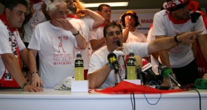 Emoción y fiesta en la sala de prensa