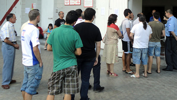 Los reventas del Bernabéu se llevan las entradas de Vallecas