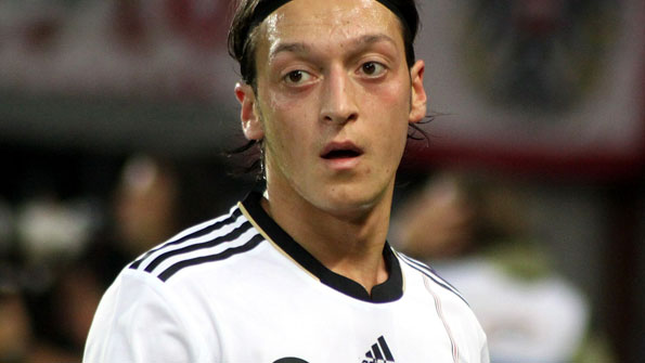Mesut Özil, precisión alemana thumbnail