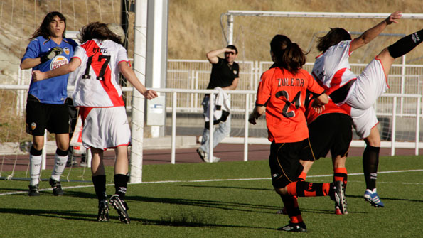 Uxue: “No esperaba meter dos goles” thumbnail