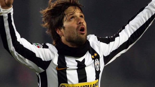 Diego Ribas, querido y odiado a partes iguales thumbnail