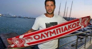 Chori Domínguez lidera a Olympiakos en Liga y Champions