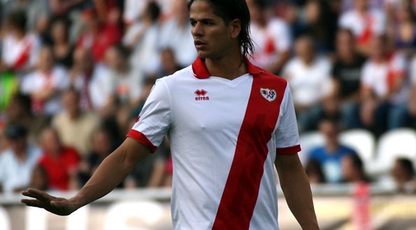 Zé Castro dentro, Nery fuera