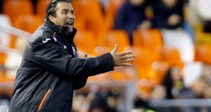 El efecto Pizzi desafía a Vallecas